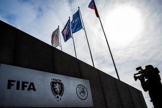 Drsné tlaky i výhrůžky skrz rodinu. Expert odhaluje praktiky sázkařských mafií - Sport.cz